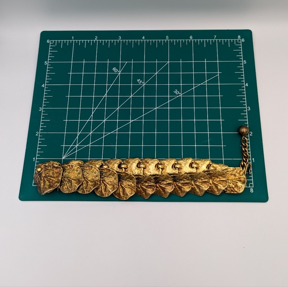 KENNETH JAY LANE (Signed) Matte Gold Gingko Leaf Choker Necklace, 18 inches - Picture 11 of 11